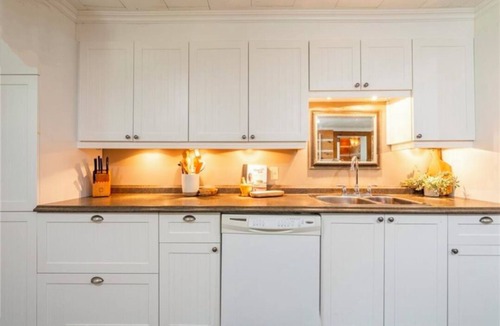 Chatsworth House | The Whispering Acres-Peaceful Nature Retreat with Pool, hot tub and Firepit.