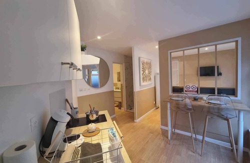 Calais Apartment | The White cosy, maxi studio in the city center, 1 km from the train station, tourism/business