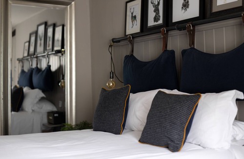 Giddeahall Hotel | The White Hart