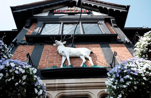 Hampton Wick Hotel | The White Hart Hotel