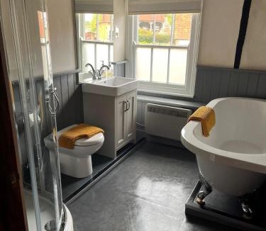 Hawkhurst Hotel | The White Hart