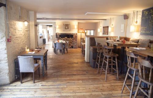 Somerton Hotel | The White Hart
