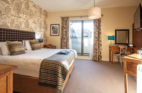 Wroughton Hotel | The White Hart