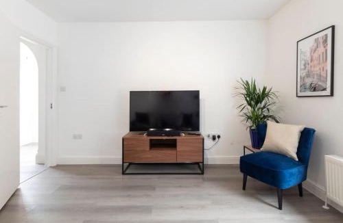 Reading Apartment | The White House By Select SA