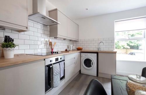 Reading Apartment | The White House By Select SA