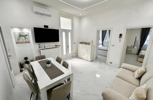 Luisago Apartment | The White House