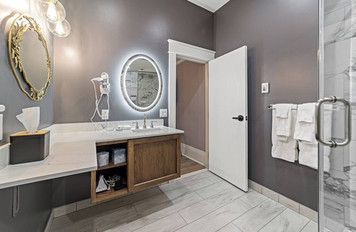 Fredonia Hotel | The White Inn