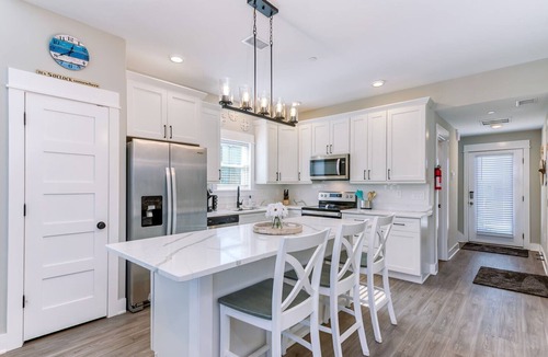 Corolla Light Condo | The White Pearl A Modern 3 Bed w/Private Hot Tub!