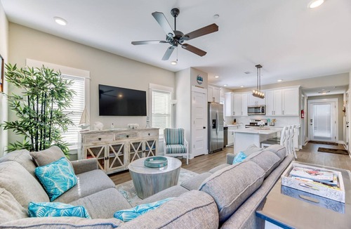 Corolla Light Condo | The White Pearl A Modern 3 Bed w/Private Hot Tub!