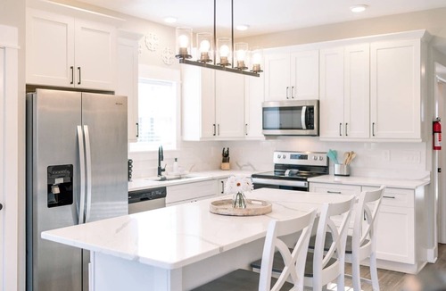 Corolla Light Condo | The White Pearl A Modern 3 Bed w/Private Hot Tub!