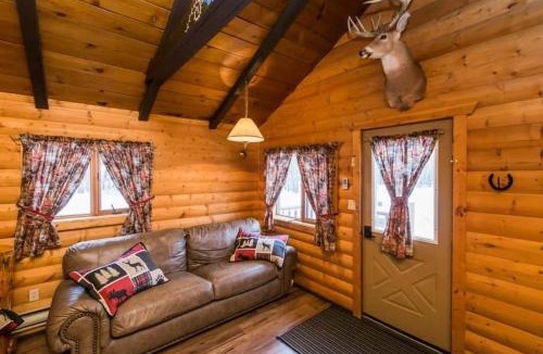 Division No. 11 House | The White Tail Cabin - Bear Creek Cabins