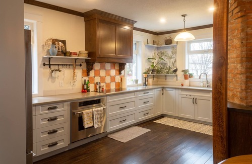 South Lethbridge Villa | The whole villa is yours to enjoy 💙 pool - hottub too!