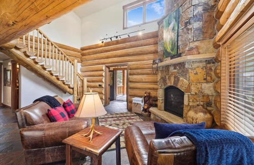 Blue Rock Springs House | The Wicker Creel Cabin cabin