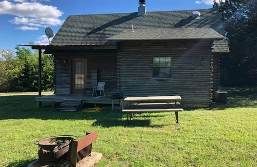 Sulphur Cabin | THE WILD WEST