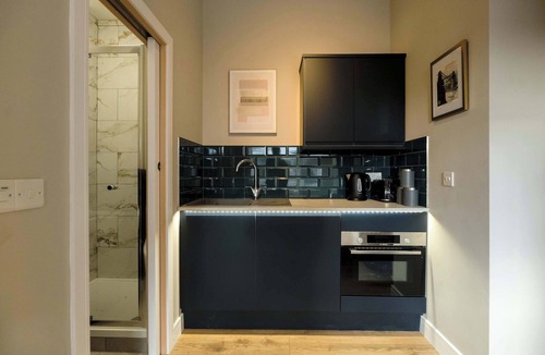Bradley Stoke Apartment | The Willow - Studio A