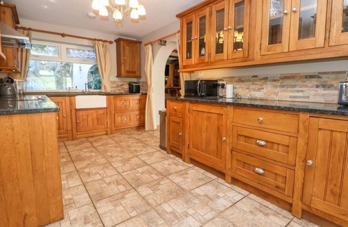 Acrefair House | The Willows Denbighshire 4-bed