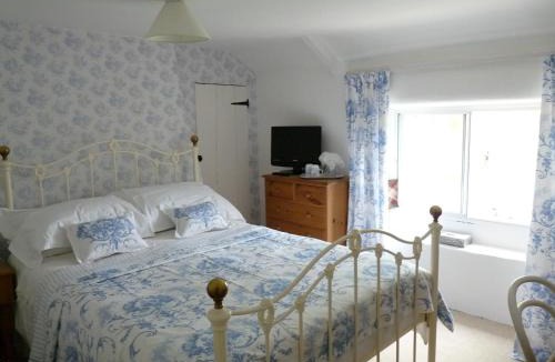 Shillingstone Bed & Breakfast | The Willows