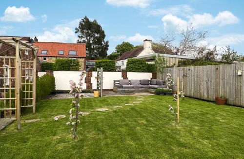 Sutton-in-Ashfield House | The Willows