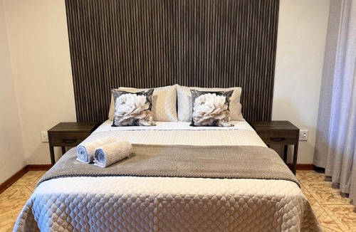 Flora Park House | The Willows