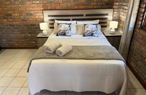Flora Park House | The Willows