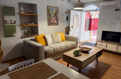 Chios Town Apartment | The Wine House