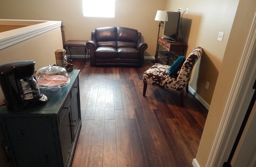 Crittenden Apartment | The Winemaker's Suite at Brianza Gardens and Winery
