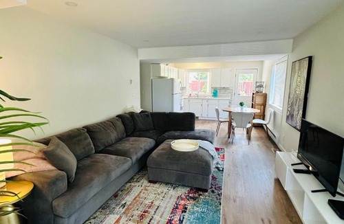 Okanagan-Similkameen Apartment | The Wineries are Calling!