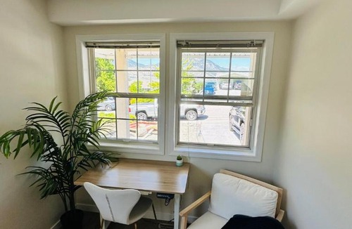 Okanagan-Similkameen Apartment | The Wineries are Calling!