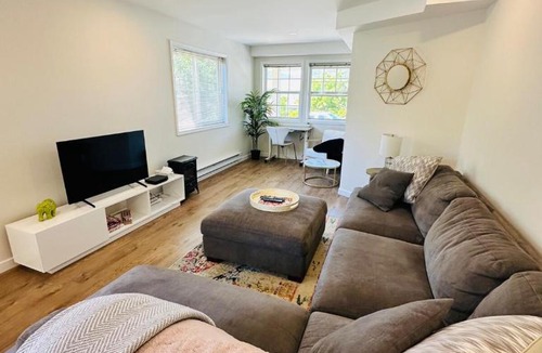 Okanagan-Similkameen Apartment | The Wineries are Calling!