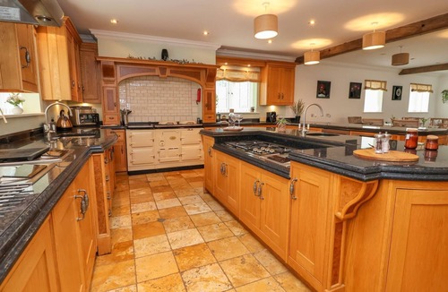 Overton-on-dee Cottage | The Wing