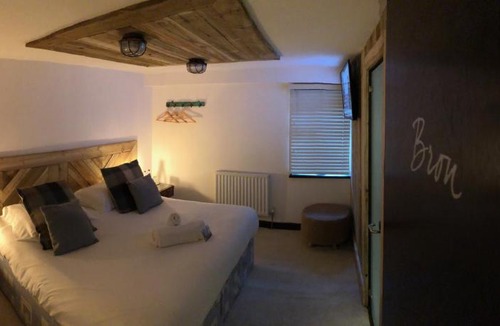 Lingfield Hotel | The Wiremill