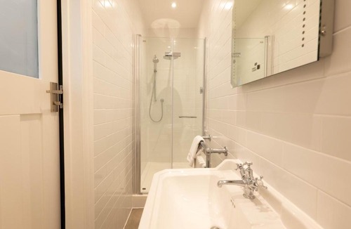 Lenham Hotel | The Wishful Thinker