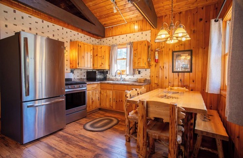 Babbitt Cabin | The Wolf Cabin at Timber Bay