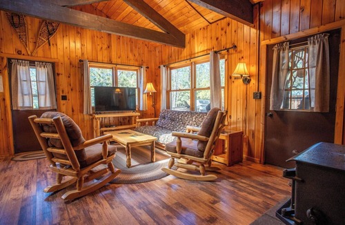 Babbitt Cabin | The Wolf Cabin at Timber Bay
