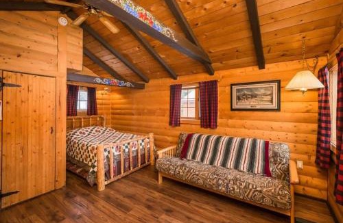 Division No. 11 House | The Wolf Cabin - Bear Creek Cabins
