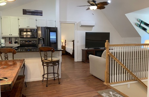 Wedowee House | The “Wood”shop, 2 bedroom loft apartment on a quiet cove.