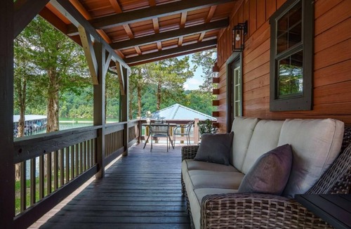 Allons Cabin | The Wren’s Nest Studio Cabin 11 - Studio style cabin, queen bed and a kitchenette