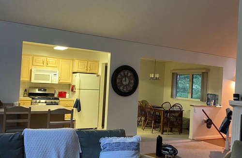 Pentwater House | The Wright Oasis: Beautiful 4 BR, 3 BA Pentwater home in Duna Vista Association!