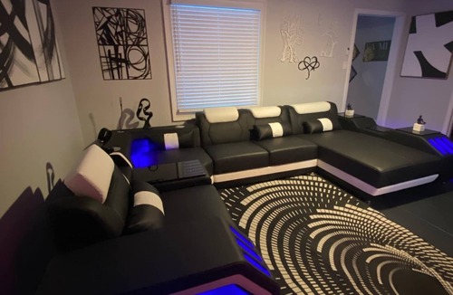 Blytheville House | The WrightWay Oasis. 3bedroom house 1bath with a fitness room, Wi-Fi an Smart Tv