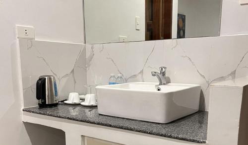 Caticlan Hotel | The XIMO Suites