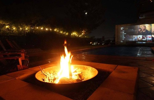 Riverside House | The Yard - Comfortable Home in Riverside