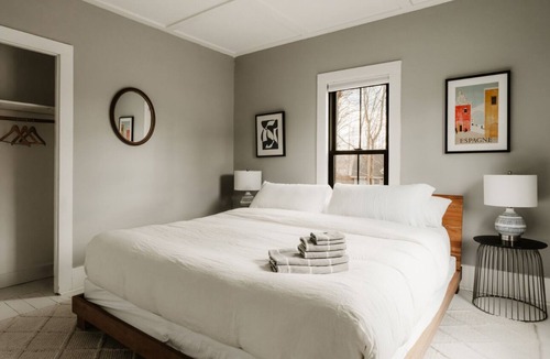 Roscoe Hotel | The Yarra