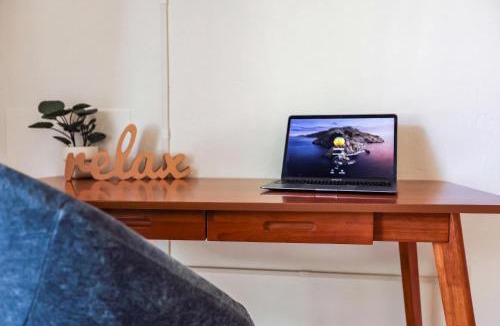 Gainesville House | The YinYang - King Bed , Workspace , Full Kitchen