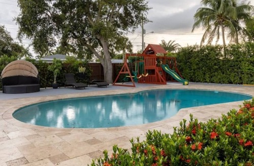 Garden Isles House | The Zen Den / Pool / King Bed / Outdoor Kitchen