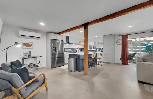 Mesa Apartment | The Zen Den Studio 1 Pool-Gym