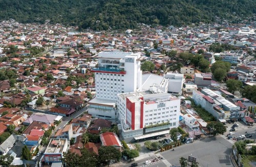 Padang Hotel | The ZHM Premiere Padang