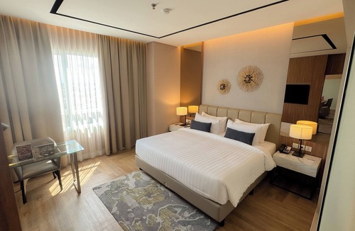 Padang Hotel | The ZHM Premiere Padang