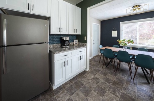 Sioux Falls House | The Ziggy: 4 blocks to DT, families w/pets welcome