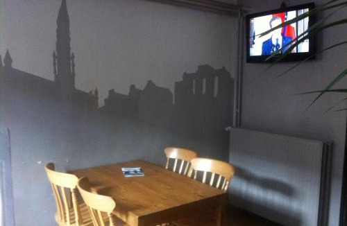 Ixelles Hostel | The82 Hostel Louise