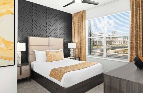 Florida Center Hotel | Themed Retreat with Private Pool, Resort Perks & Family Fun Features